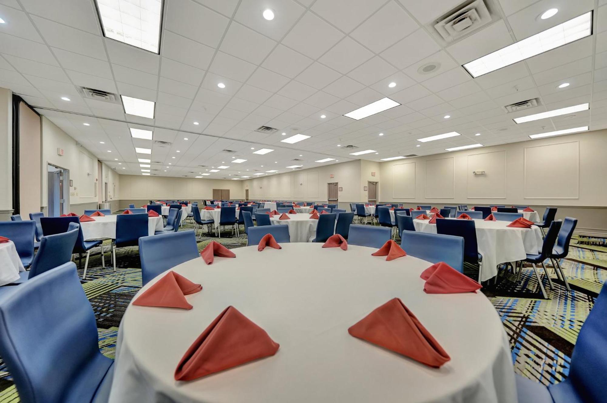 Holiday Inn Express Hotel & Suites Beatrice By Ihg Exterior foto