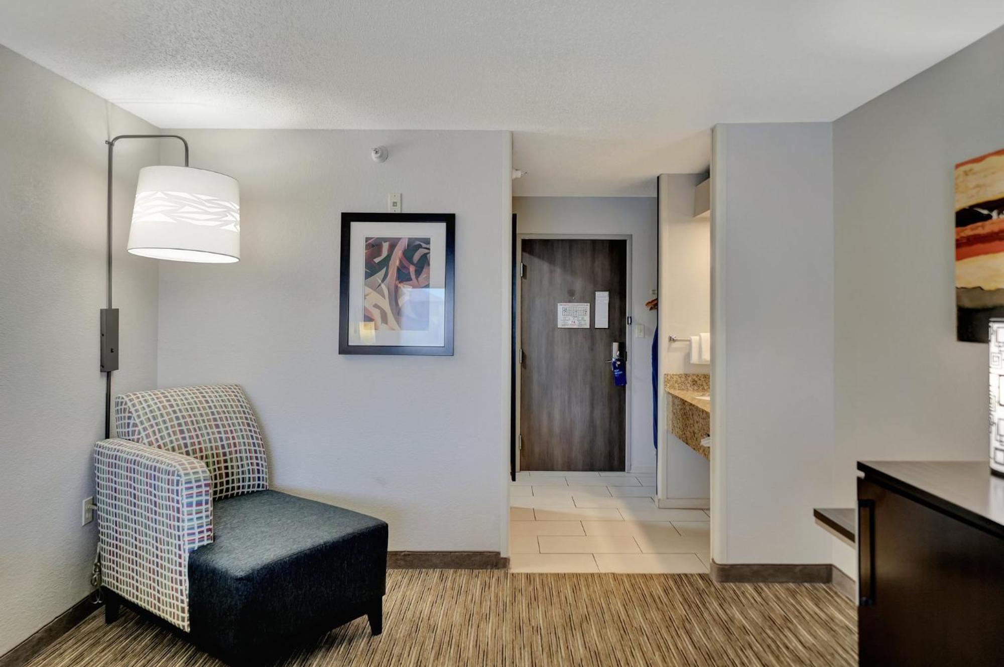 Holiday Inn Express Hotel & Suites Beatrice By Ihg Exterior foto